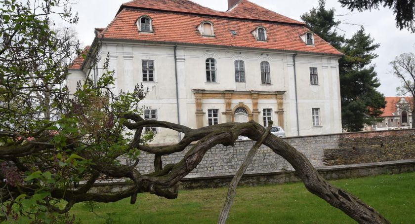 Pałac w Mierczycach - Rezydencja Hansa von Schweinichen 