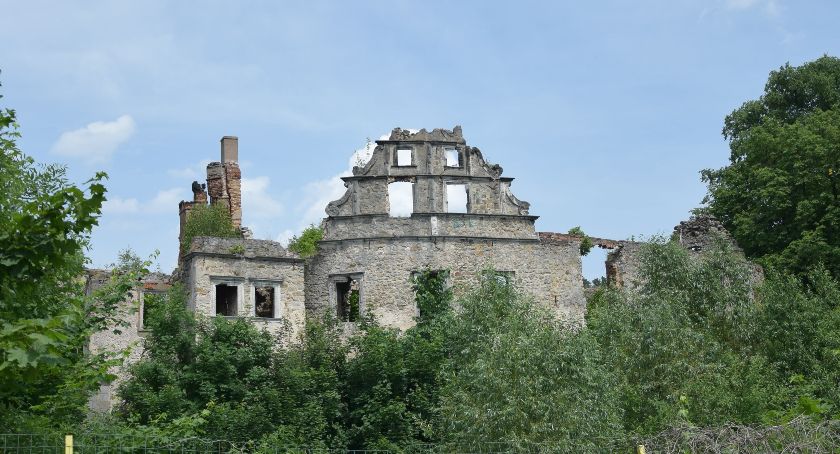 Zamek książęcy w Gościszowie - tak umierają zabytki