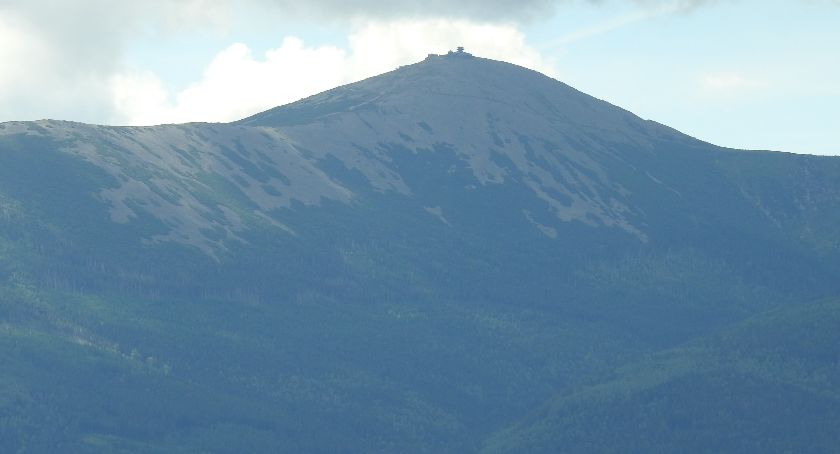 Śnieżka oblegana przez turystów