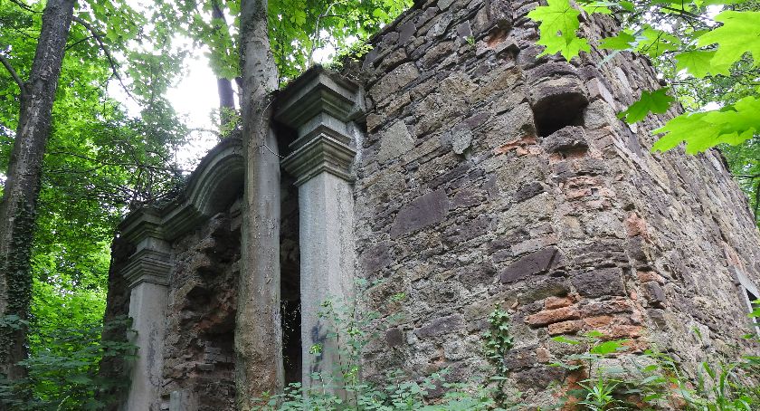 Kaplica grobowa rodu von Zeidlitz w Bystrzycy koło Wlenia