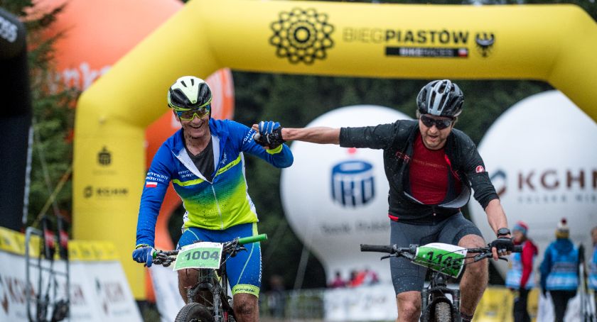 7 Rowerowy Bieg Piastów - zobacz film