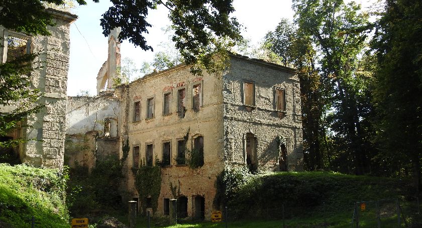 Zapomniana historia pałacu w Skale