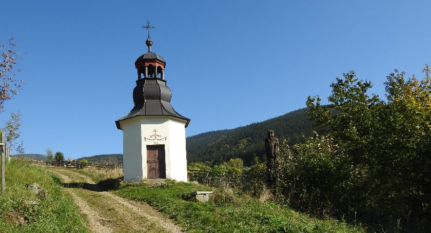 Rokytnickie kapliczki - Kapliczka w Rokytnie - Sakralna kapsuła czasu