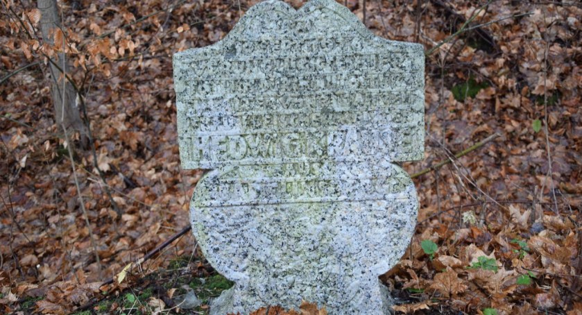 Przydrożny kamień Hedwig Krause. Pamiątka wypadku  z 1926 roku.