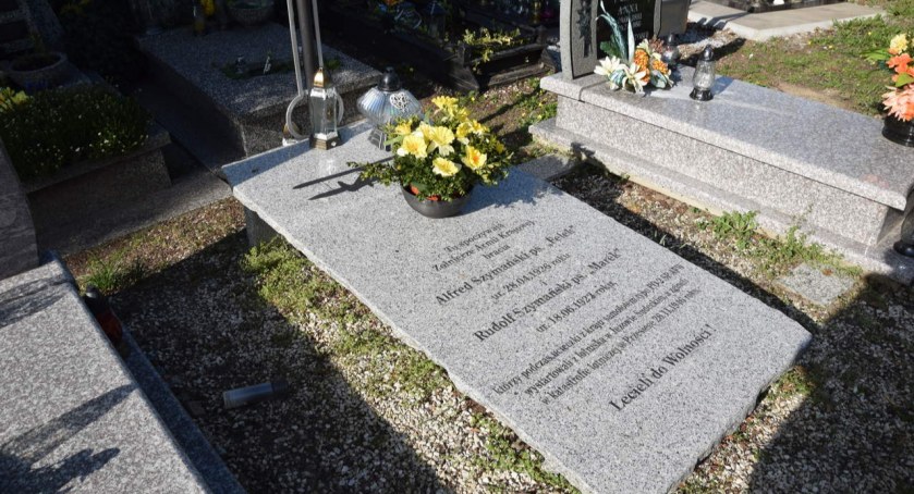 Grób braci Szymańskich w Jeżowie Sudeckim - Lecieli ku wolności