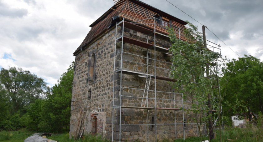 Wieża rycerska w Rakowicach Wielkich