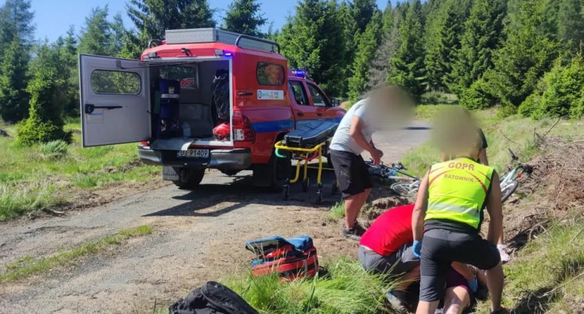 Długi i trudny weekend karkonoskiego GOPR