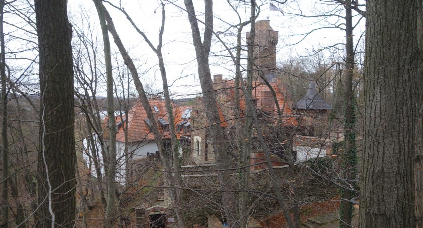 Zamek Rajsko wystawiony na sprzedaż