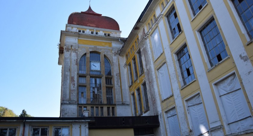 Pamiątka industrializacji Karkonoszy - Ruiny zakładów włókienniczych w Rokytnicach nad Jizerou