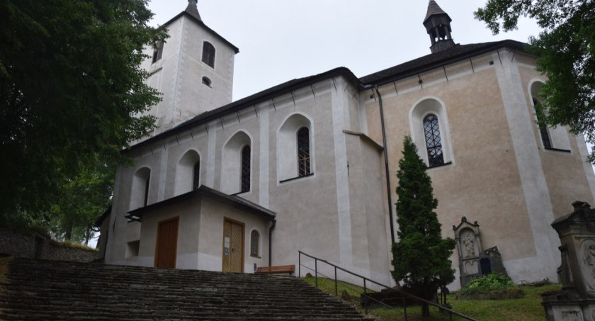 Kościół cmentarny w Horním Maršovie - Najstarsza budowla wschodnich Karkonoszy