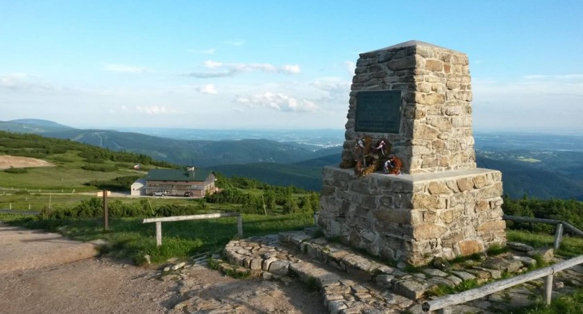 Pomnik Hanča i Vrbaty. Ta przyjaźń była silniejsza od śmierci.