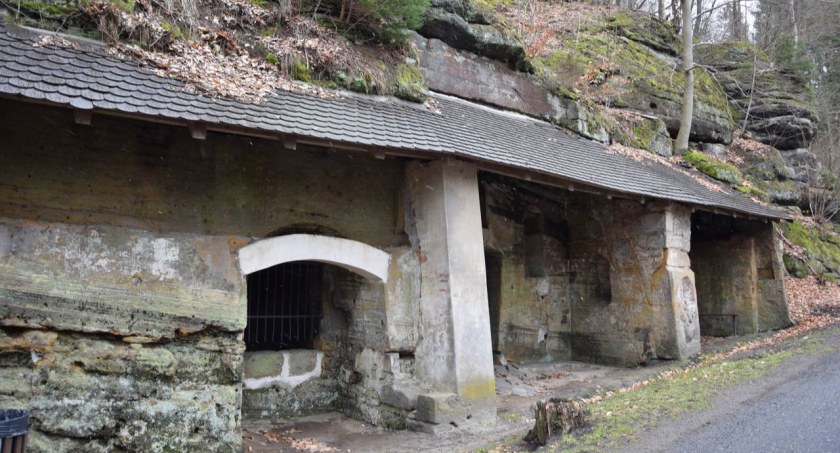 Grób Boży. Skalne rzeźby koło Velenic 