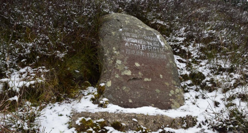 Historia zapisana w kamieniu - Śmierć Adolfa Rotha
