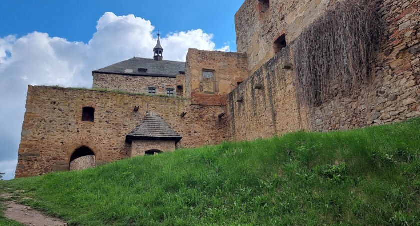 Majówka z Karkonosze GO - Ruiny zamku Točník 