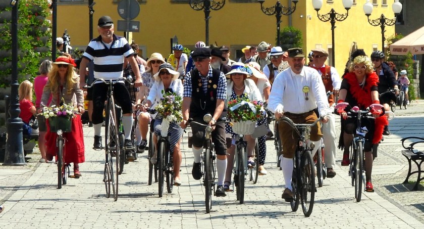 Parada Rowerów Retro - wyjątkowe jednoślady na ulicach Jeleniej Góry