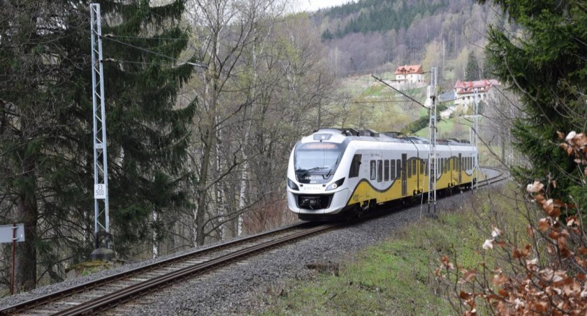 Ruszył wyścig pasażerów Kolei Dolnośląskich
