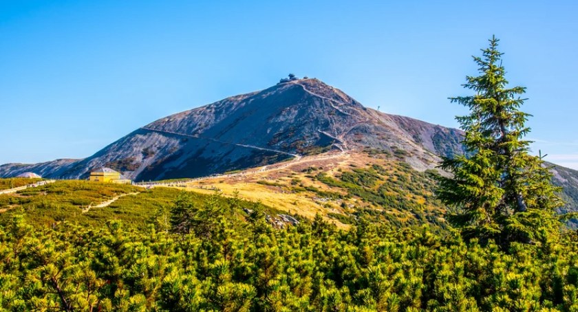 Turystów w Karkonoszach coraz mniej. Powodem wysokie ceny?
