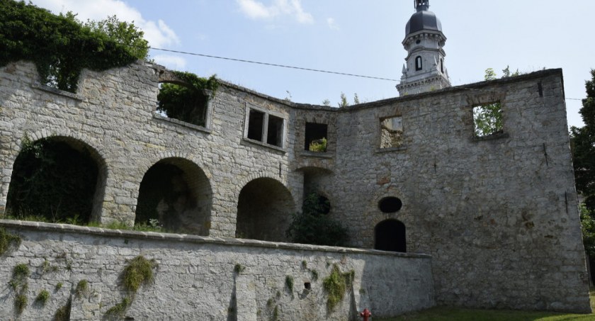 Klasztor Dusz - Ruiny klasztoru Magdalenek w Nowogrodźcu
