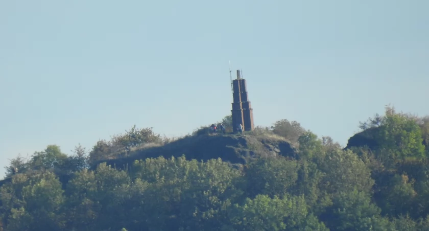Ruiny zamku Veliš nad Jičínem. Twierdza której nie potrafiono zdobyć.