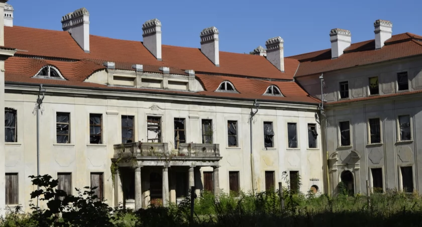 Barokowy pałac von Abschatzów i Sprengerów w Małuszowie