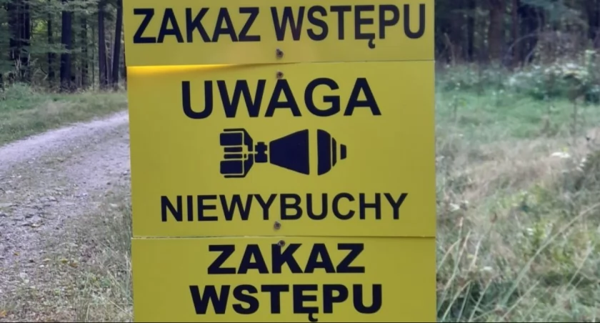 W okolicy wodospadu Szklarki jest wciąż niebezpiecznie. Zakaz wstępu do lasu.