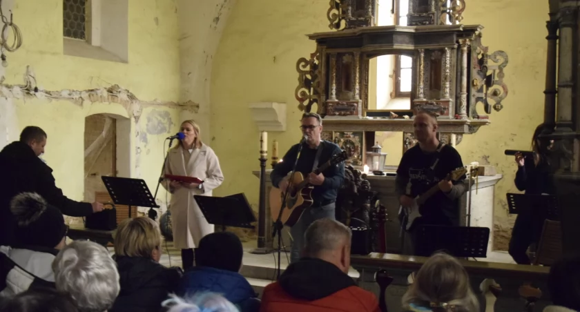 Muzyka budzi do życia. Koncert zespołu Imaginacja w zabytkowym kościele