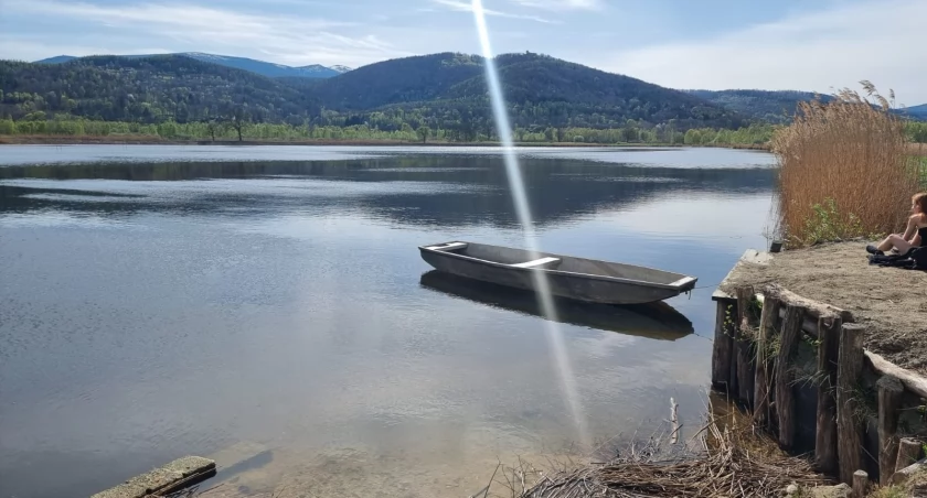 Wycieczki z Karkonosze GO. Spacer z Kolorowych Cieplic na Podzamcze