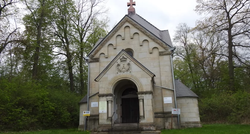Kaplica w Kościelnikach Górnych - Dawne mauzoleum rodziny von Carnap