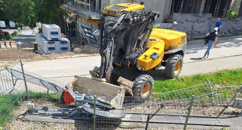 Koparka uszkodziła tor saneczkowy w Świeradowie Zdroju