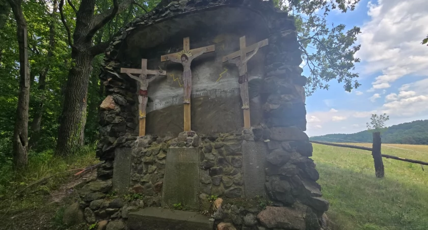 Kalwaria w Pławnej - Swoją magią przyciąga turystów przez cały rok
