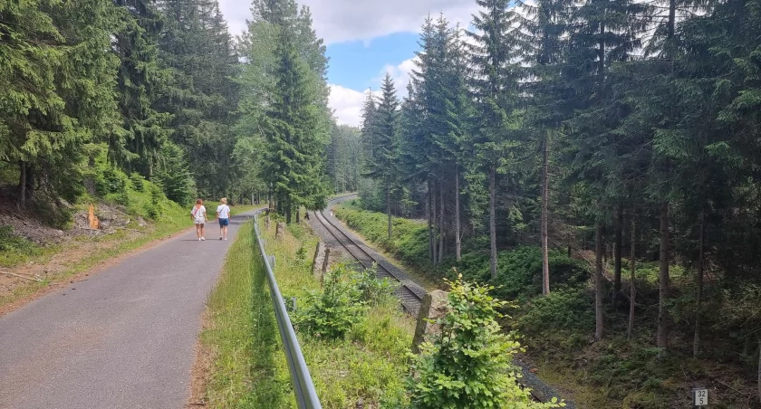 Wycieczki z Karkonosze GO. Spacer z Jakuszyc do Szklarskiej Poręby.