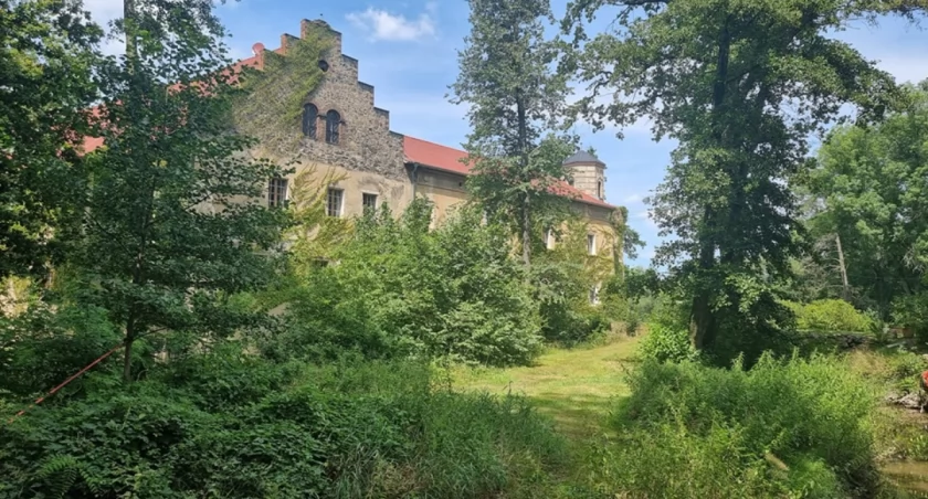 Zamek Döbschütz - Najstarszy na Górnych Łużycach