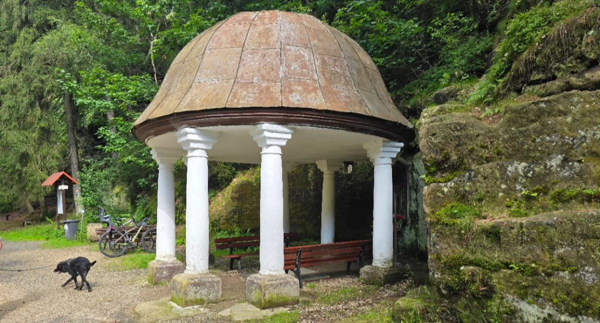 Źródełko Świętej Zdzisławy - Zdislavina studánka