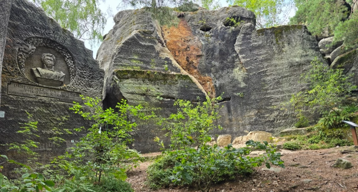 Rezerwat przyrody Dutý kámen (Pusty Kamień). Geologiczny unikat i fantastyczne miejsce na niedzielną wycieczkę.