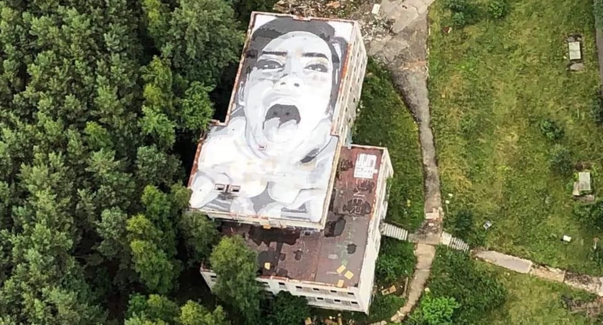 Największa nielegalna sztuka uliczna w Czechach - Opuszczony ośrodek wczasów dziecięcych Maxov. Urbex z KarkonoszeGO