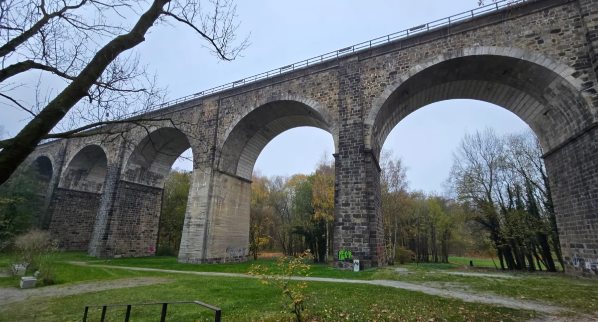 Kamienny gigant z Löbau: Historia wiaduktu, który przetrwał wojny i katastrofy