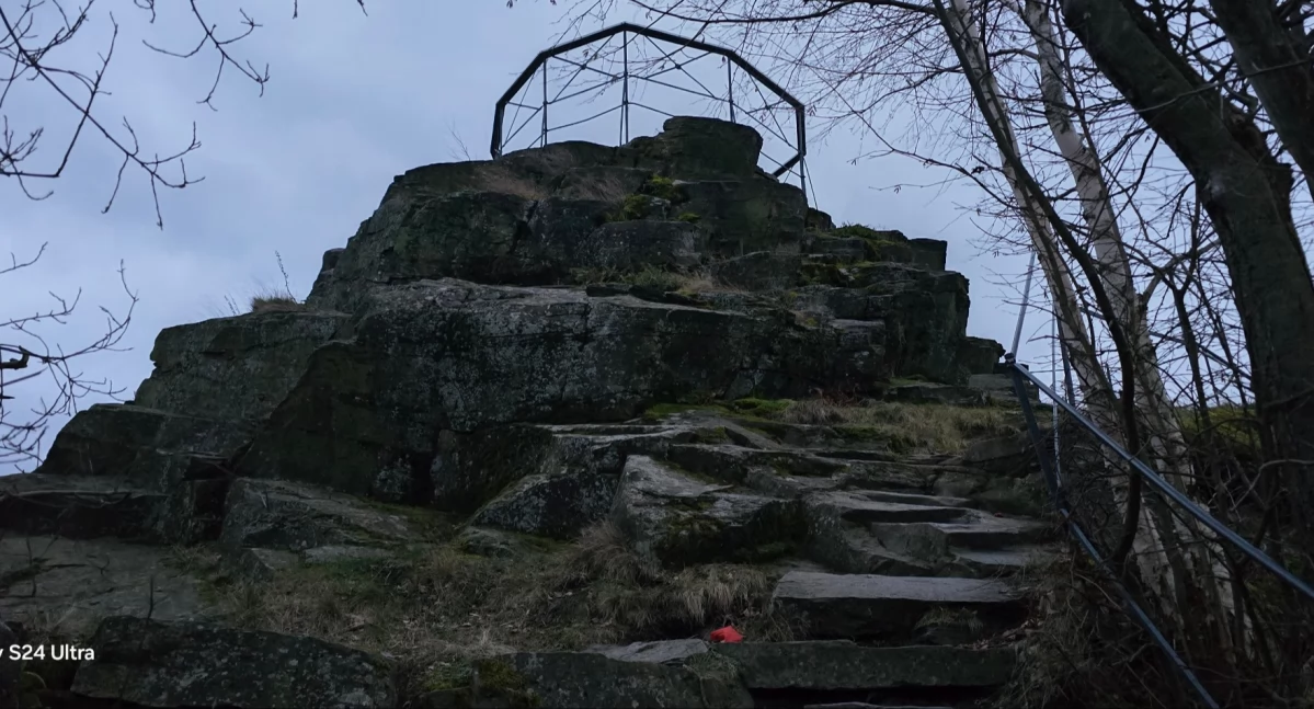 Oderwitzer Spitzberg – Baśniowe Spotkanie z Historią i Potęgą Natury