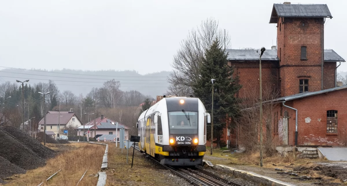Pociągi wróciły na trasę Kłodzko – Kudowa-Zdrój