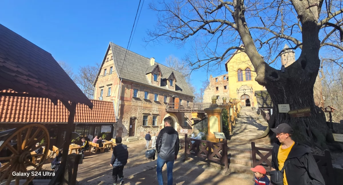 Zamek Grodno – Tajemnicza Warownia na Dolnym Śląsku, Którą Musisz Odwiedzić!