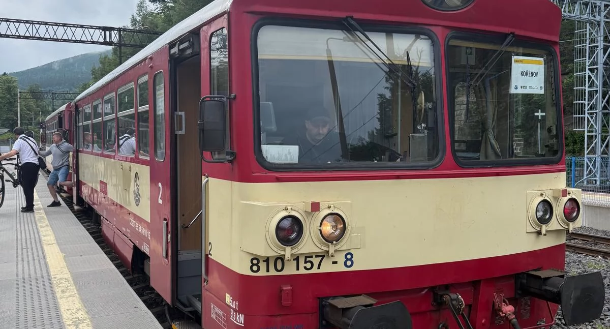 Powrót kultowego połączenia: Zubačka znów kursuje między Kořenovem a Szklarską Porębą