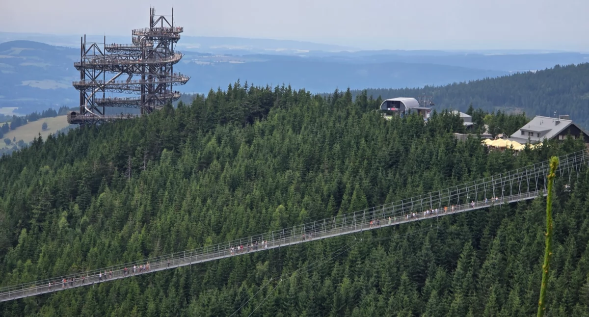Sky Bridge 721 –  most, który łączy góry, odwagę i zachwyt