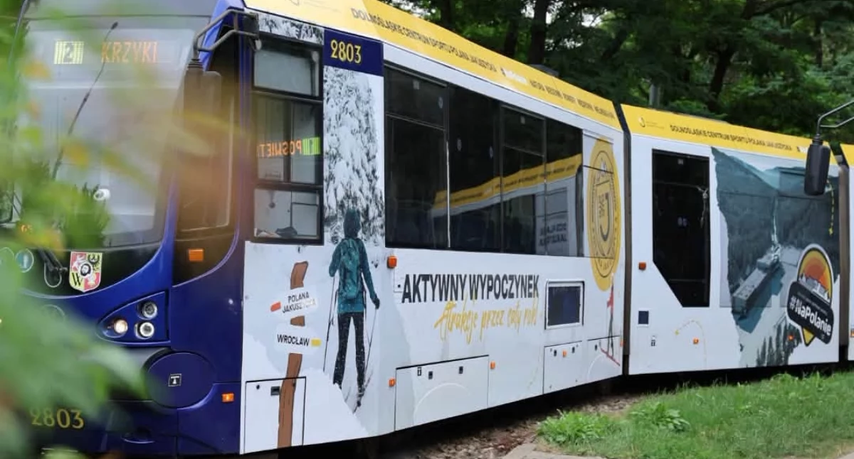 Tramwaj Polany Jakuszyckiej wyjechał na ulice Wrocławia. Ma zachęcać do aktywnego wypoczynku przez cały rok