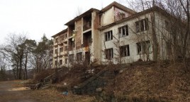 Zrujnowany Hotel nad Zaporą w Pilchowicach