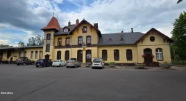 Dworzec kolejowy w Cieplicach. Piękno dawnej architektury kolejowej.