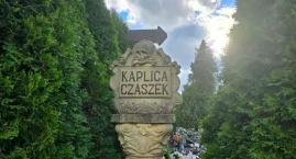 Kaplica Czaszek w Czermnej: Mroczne Sanktuarium Śmierci, Historii i Ludzkich Losów