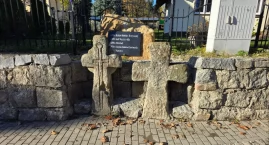 Krzyże pokutne w Marczycach: Kamienne świadectwa zbrodni i odkupienia