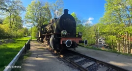 Stalowy świadek historii – parowóz na stacji w Świeradowie-Zdroju