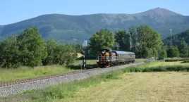 Zdjęcie przedstawia: Ostatnia szansa na podróż w czasie – retro pociągi do Karpacza tylko do 17 sierpnia!