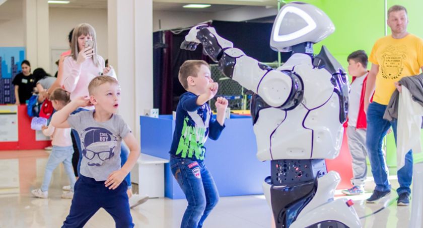 Interaktywna wystawa robotów w Atrium Reduta
