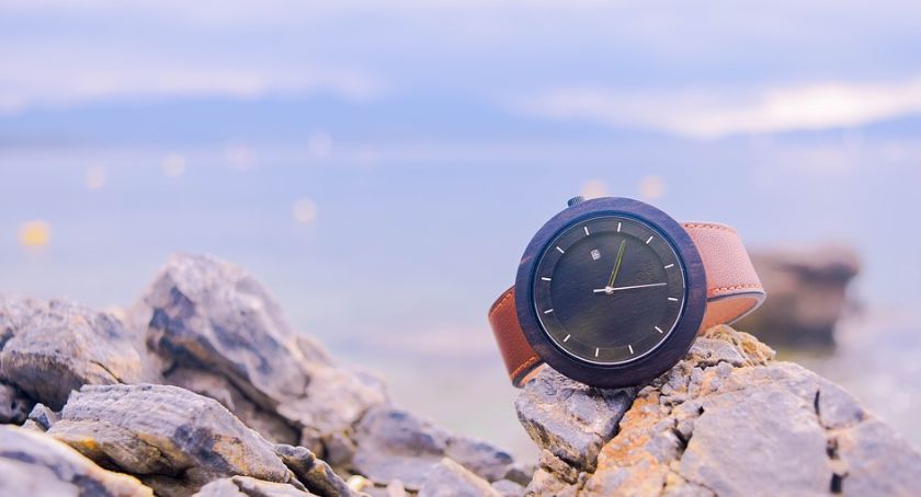 Moda z drewnem w roli głównej. Dzięki takim produktom możesz zachwycać przez cały rok